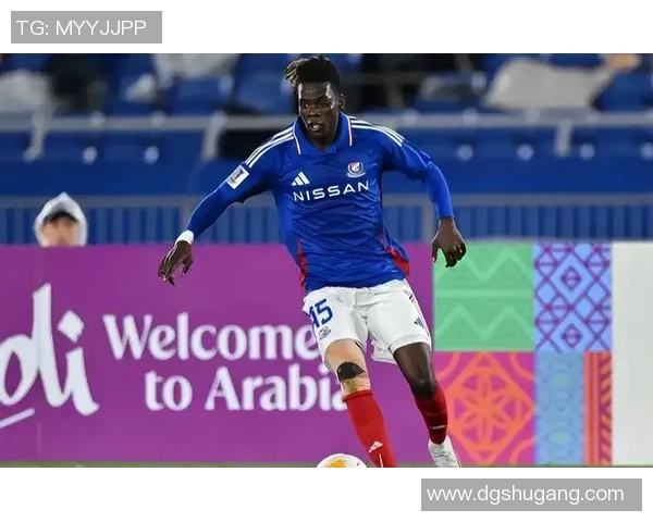 托哥铁塔空降黄浦江畔：让-克劳德租借加盟上海海港，开启后防新纪元